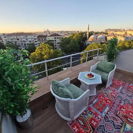 4 Bedroom Flat With Terrace And Hot Tub In Historic Appartement