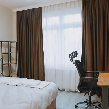 4 Bedroom Flat With Terrace And Hot Tub In Historic Istanboel