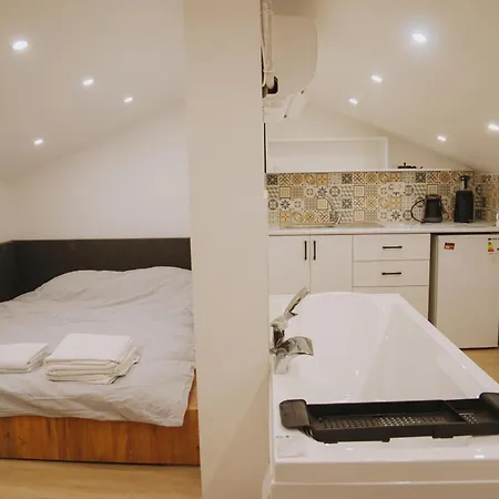 4 Bedroom Flat With Terrace And Hot Tub In Historic Appartement *