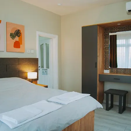 4 Bedroom Flat With Terrace And Hot Tub In Historic Appartement
