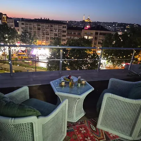 4 Bedroom Flat With Terrace And Hot Tub In Historic Apartmán *